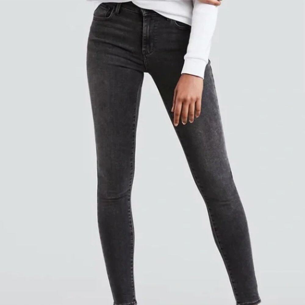 Levi's 720 Super High Rise Black Wash Skinny Jeans Size 29